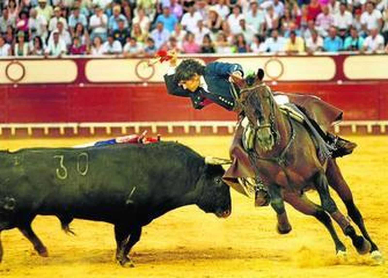 Hermoso de Mendoza y Ventura, a hombros en la Plaza Real