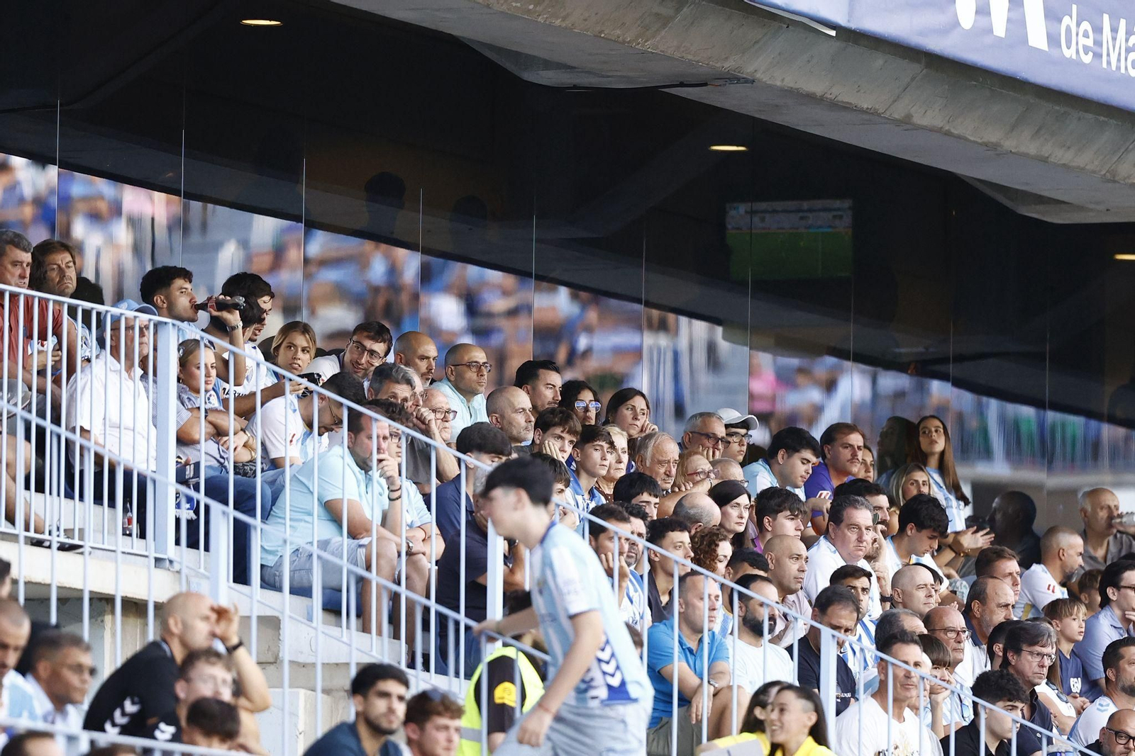 Búscate en las gradas de La Rosaleda durante el Málaga CF-Cádiz