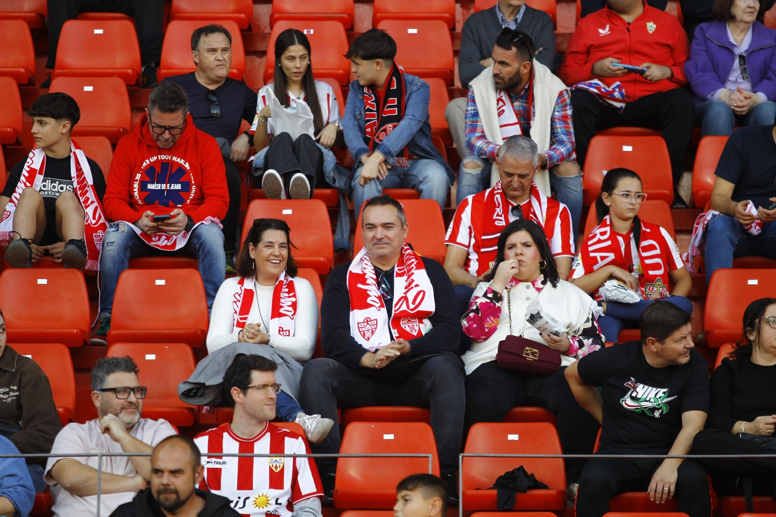 Búscate en las fotos del partido U.D. Almería-Granada C.F.