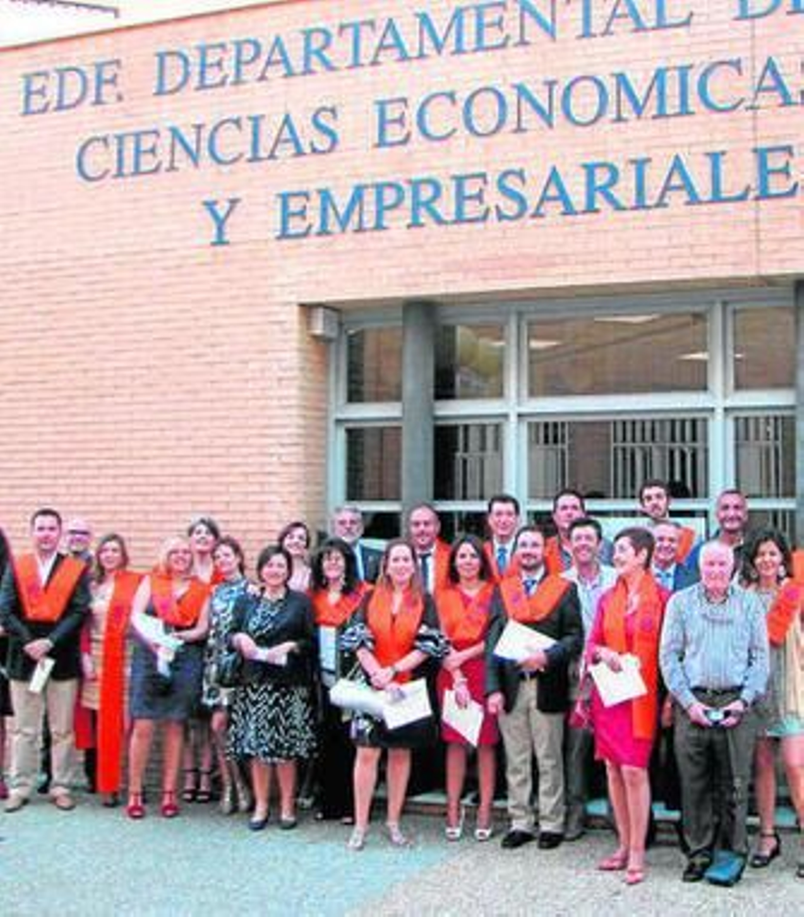 Los primeros 24 alumnos recibieron su acreditación.