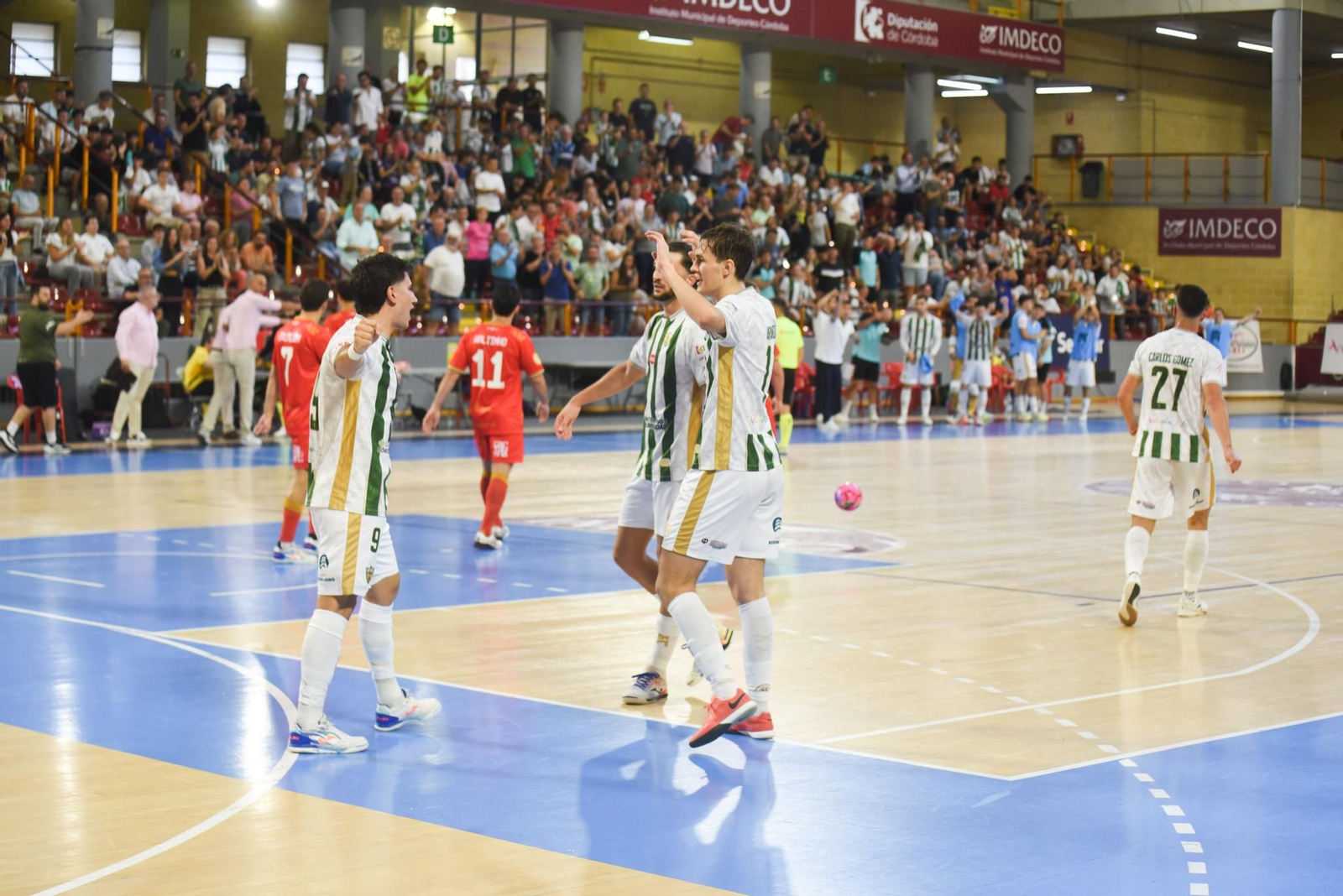 Las mejores fotos del ambiente en Vista Alegre para el Córdoba Futsal - Jimbee Cartagena