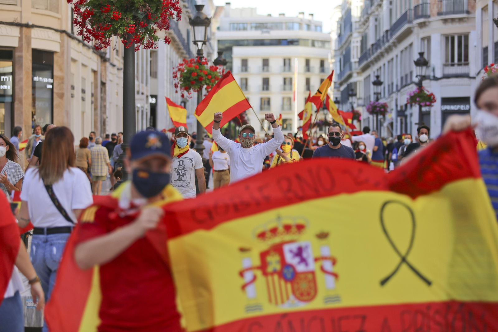 Las fotos de la cacerolada en Málaga contra el Gobierno por el coronavirus