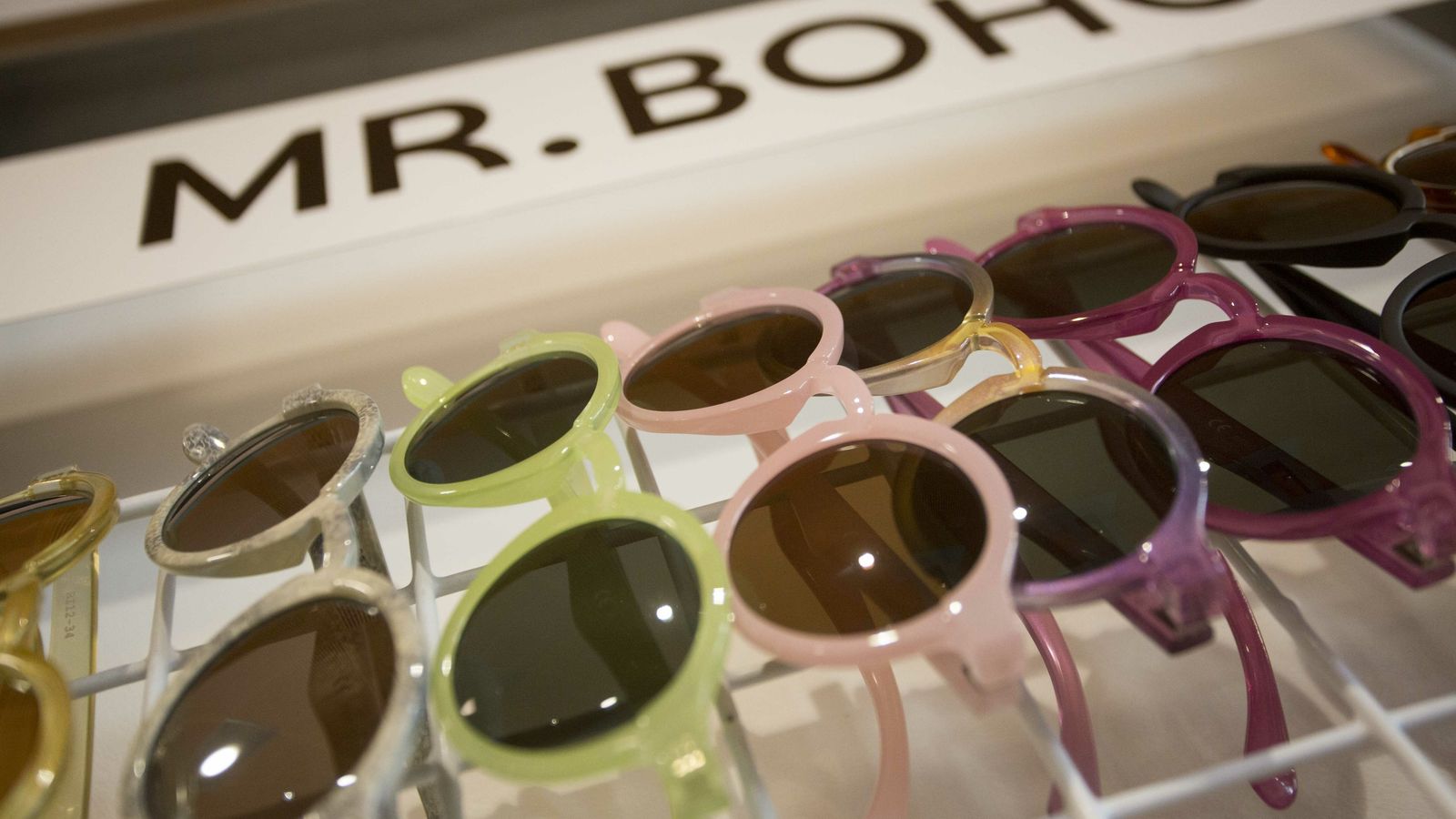 La mayor colección de gafas de Mr. Boho en Sevilla.