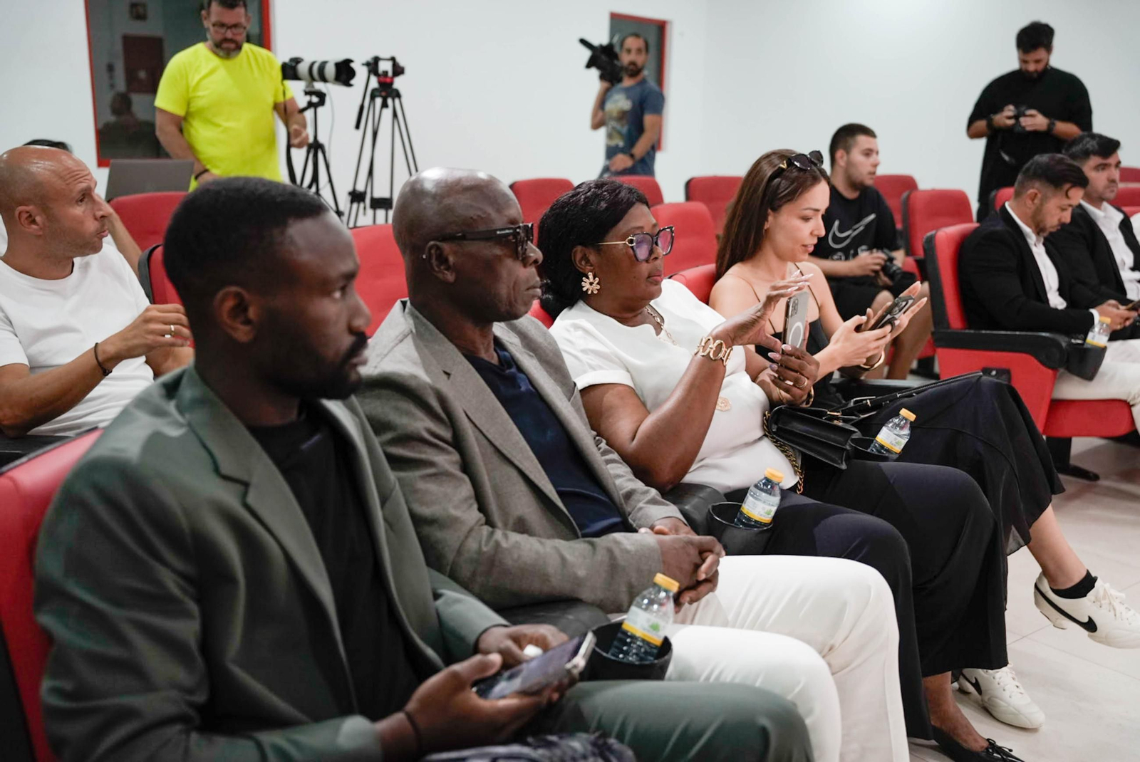 Soko y Dzodic como nuevos futbolistas de la UD Almería