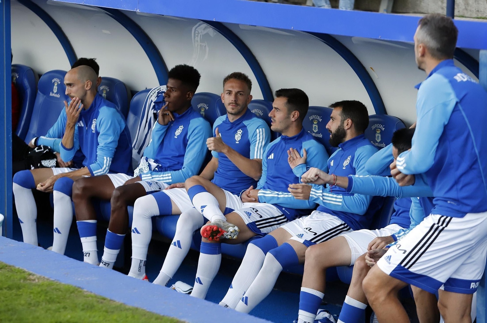 Gran ambiente en las gradas del Nuevo Colombino para el Recre-At Sanluqueño, en imágenes