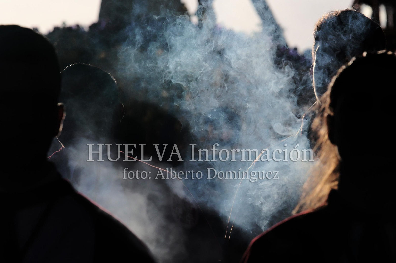 Imágenes de la procesión de Pasión en Huelva