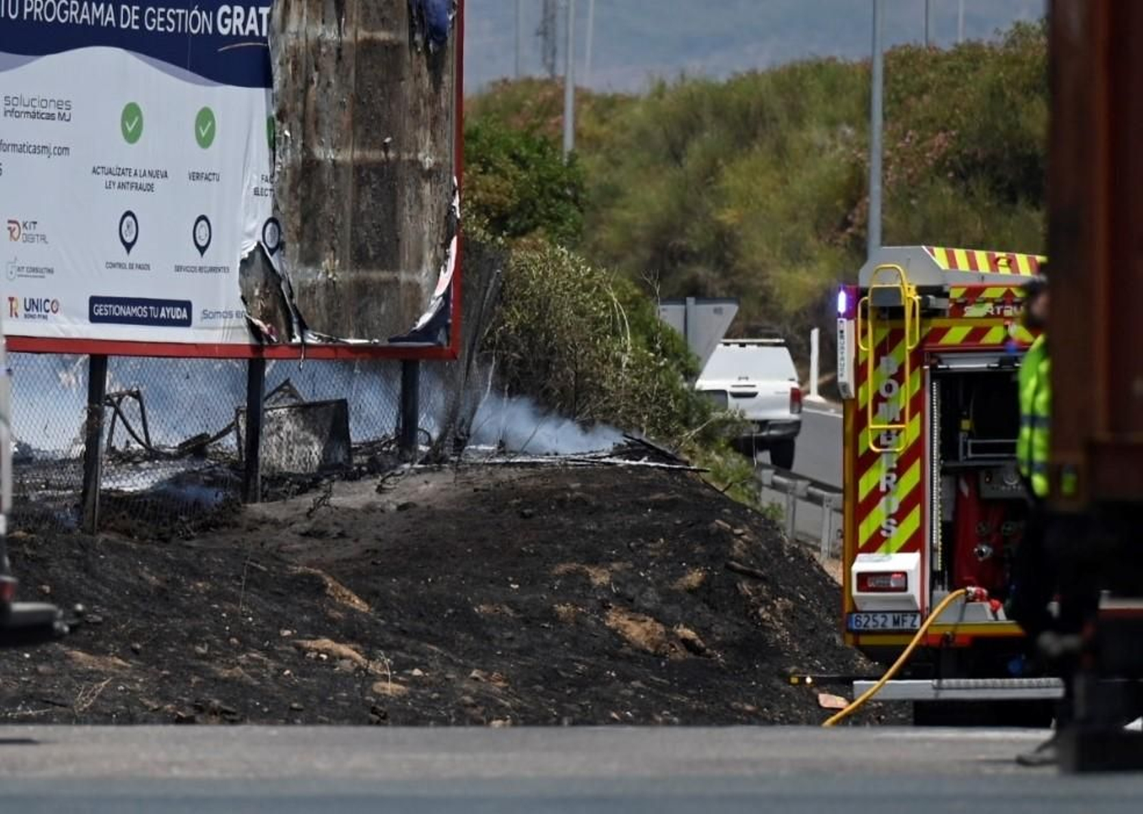 Las imágenes del incendio junto al Carrefour Zahira