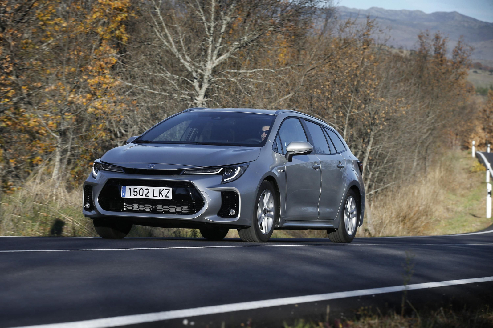 Así reinterpreta Suzuki al Toyota Corolla: Swace un compacto de bajo consumo