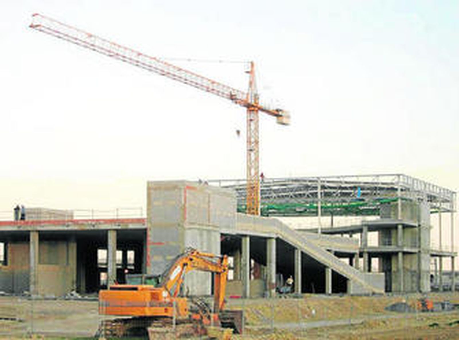 Las obras del Centro de Servicios al Transporte de la ZAL Bahía de Algeciras, ayer.