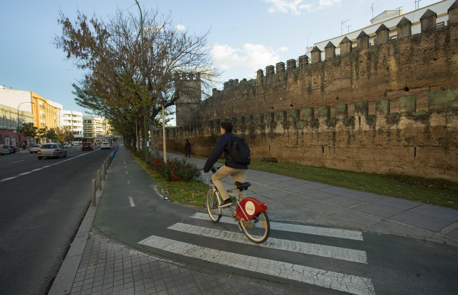 El carril bici de la ronda histórica es el más usado de la ciudad.