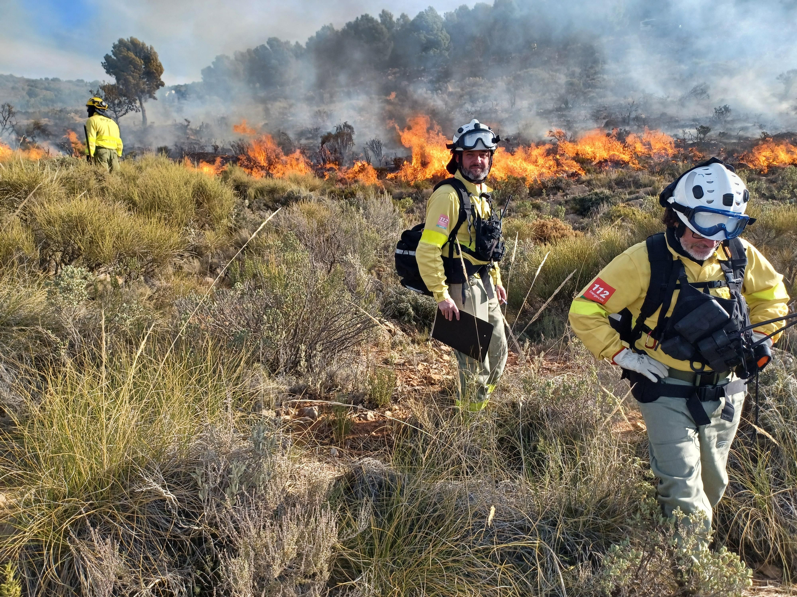 Quema prescrita del Infoca en Cortijo Clavero de Dalías