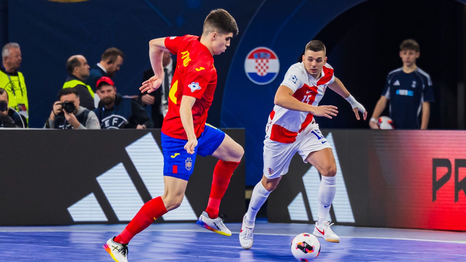 Antonio Pérez, en una acción del encuentro ante Croacia.