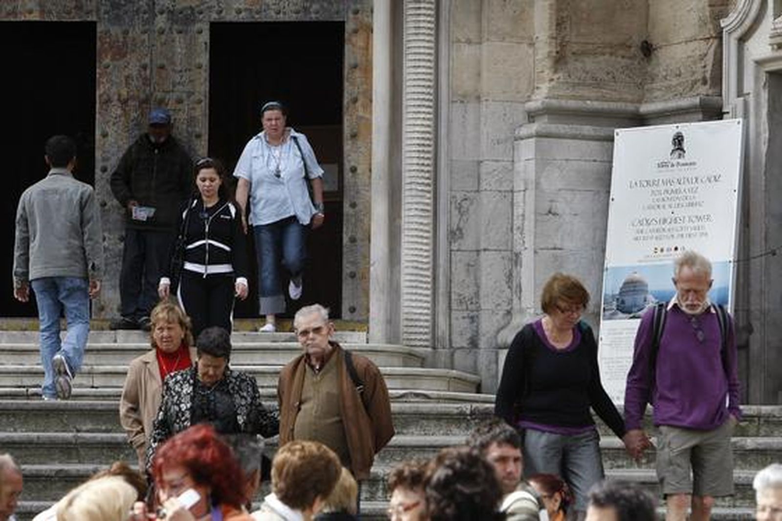 Unos 3.000 cruceristas visitan Cádiz con las escalas del ´Eurodam´ y ´Le Diamant´ en el mes por excelencia de los cruceros. 

Foto: Jose Braza