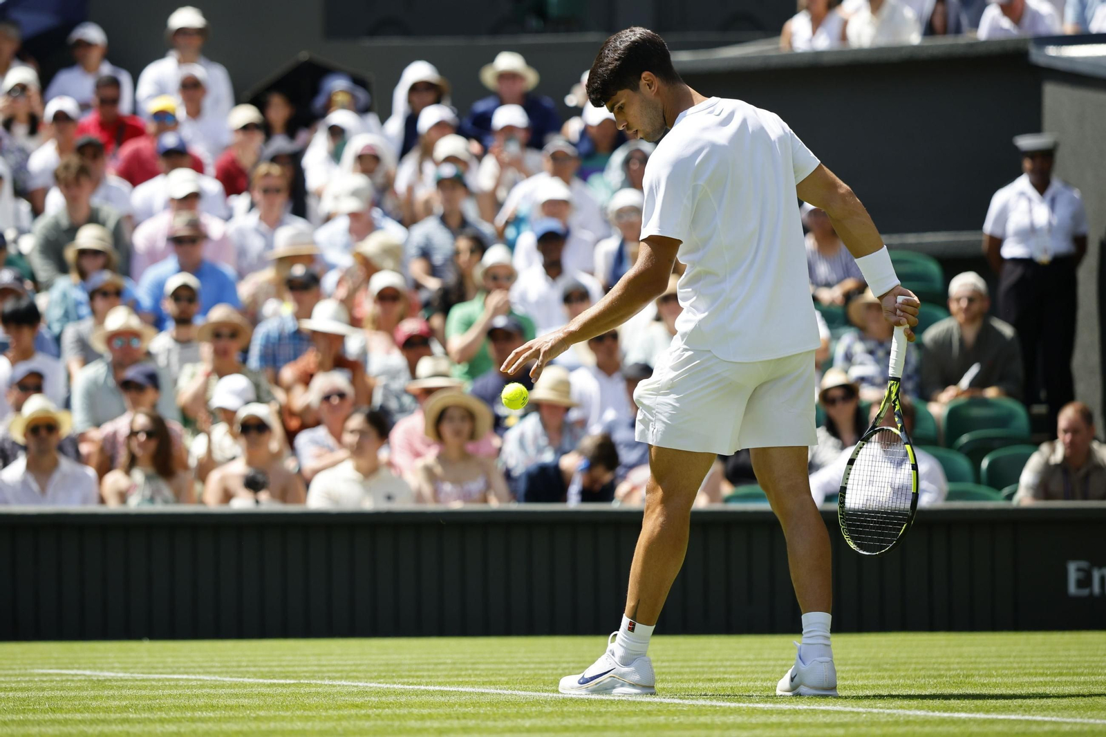 Las imágenes del debut de Alcaraz en Wimbledon y del resto de la jornada