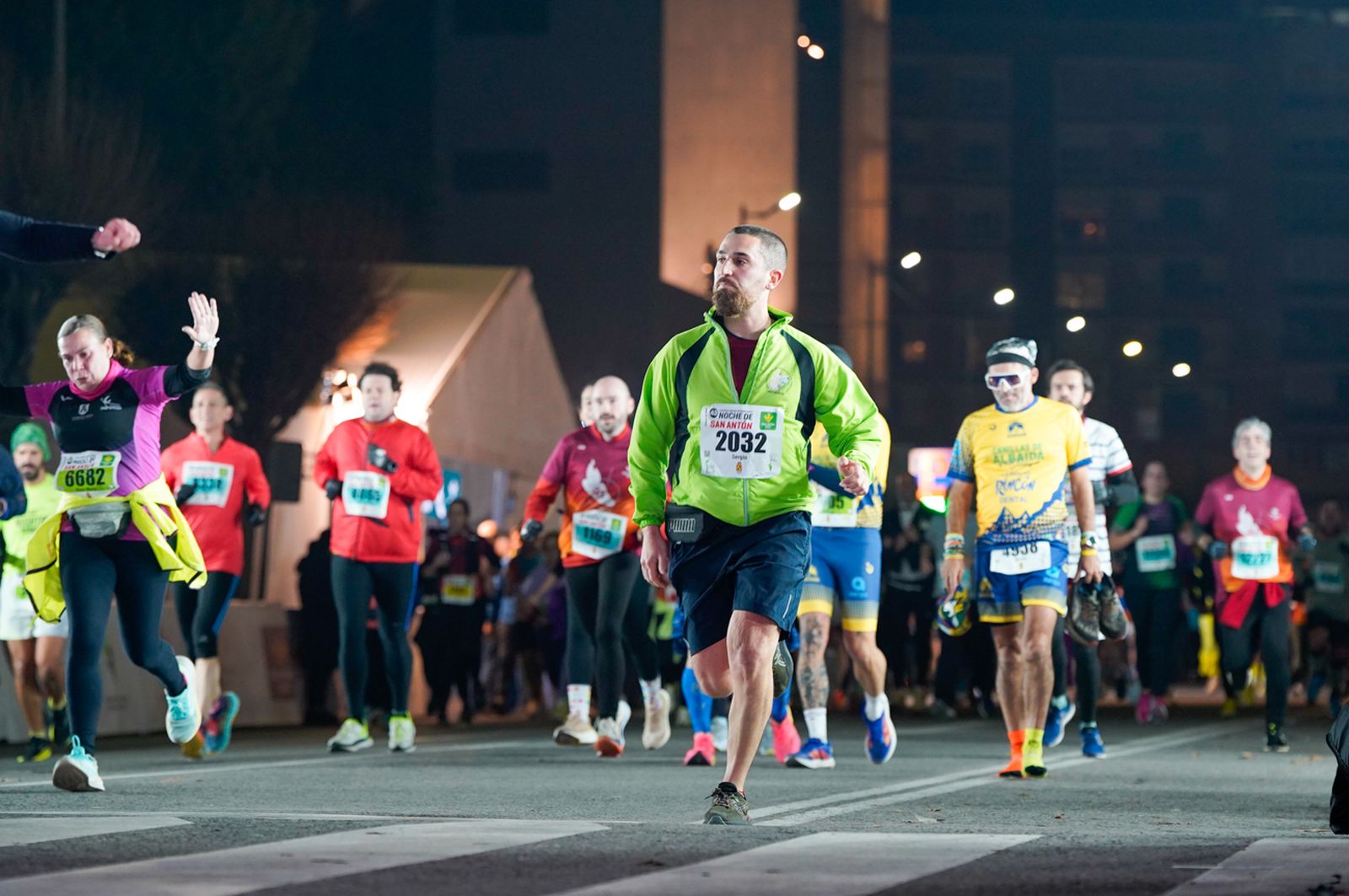 En imágenes: búscate en tu llegada a meta de la Carrera de San Antón 2026 (15)