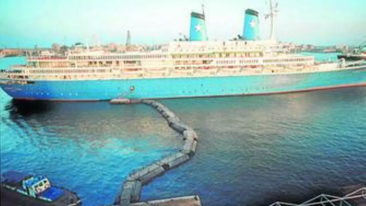 1985 Un comando palestino secuestra el crucero Achille Lauro