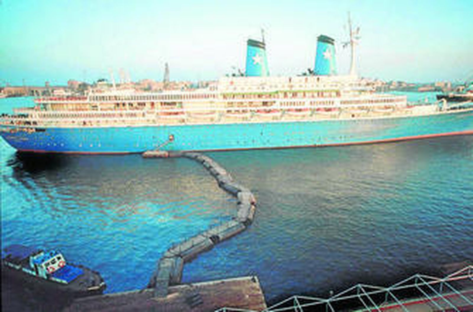 1985 Un comando palestino secuestra el crucero Achille Lauro
