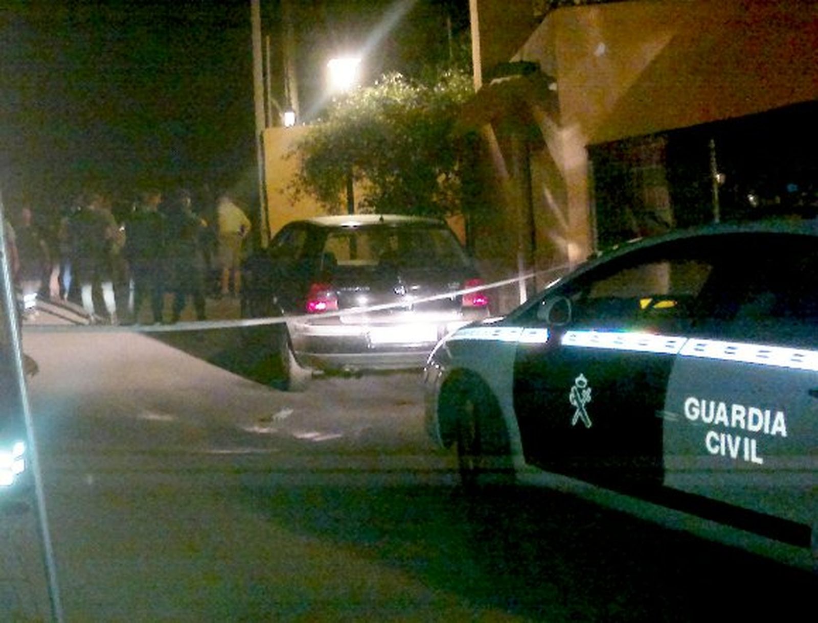 Mata a tiros a tres vecinos en Palomares y se entrega ensangrentado a la Guardia Civil