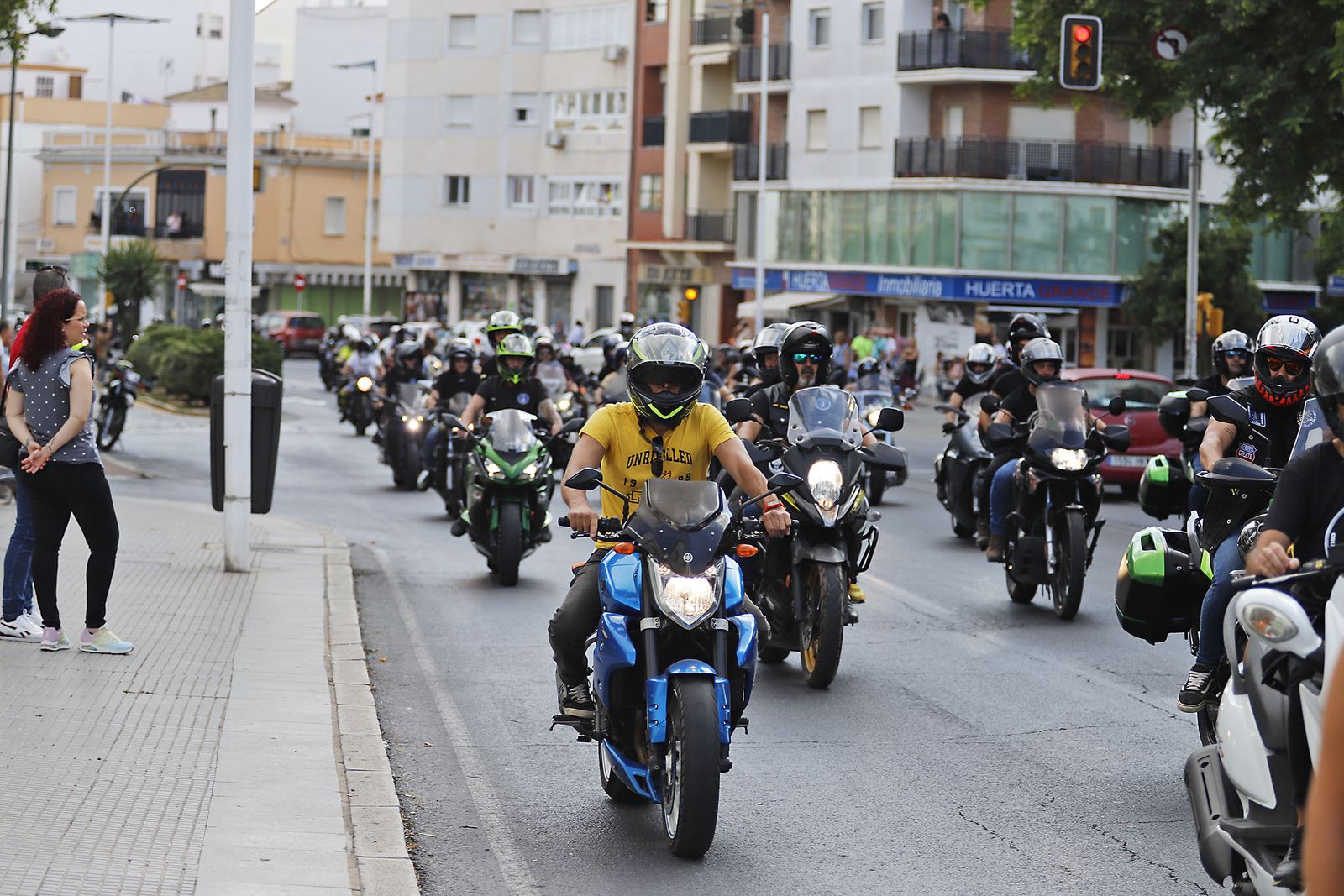 Las motos del club Descubridores toman las calles de Huelva