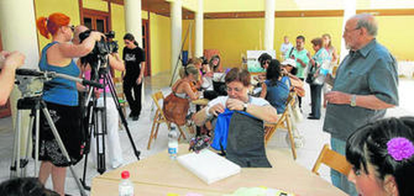 Julio Visconti, durante el curso de acuarela celebrado en el Castillo de Santa Ana de Roquetas de Mar.