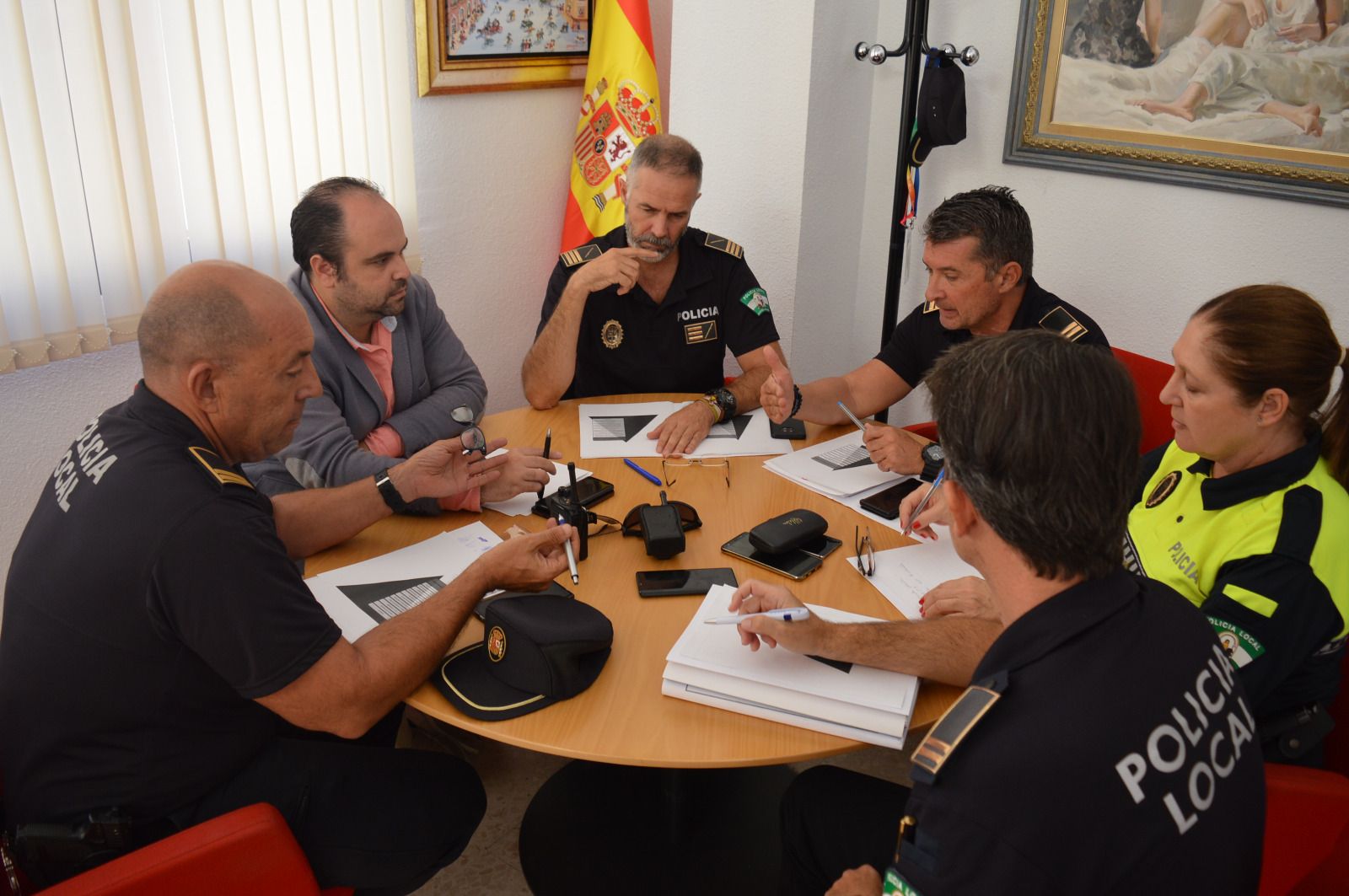 Reunión para informar sobre el nuevo organigrama de la Policía Local de Rincón de la Victoria.