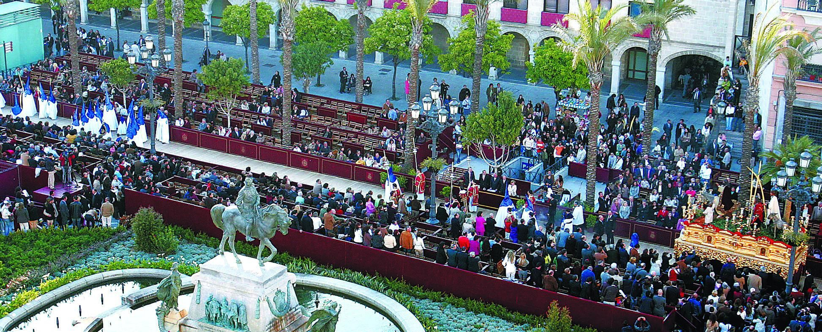 La Borriquita estrenando el paso por Arenal en la nueva Carrera Oficial de 2007.