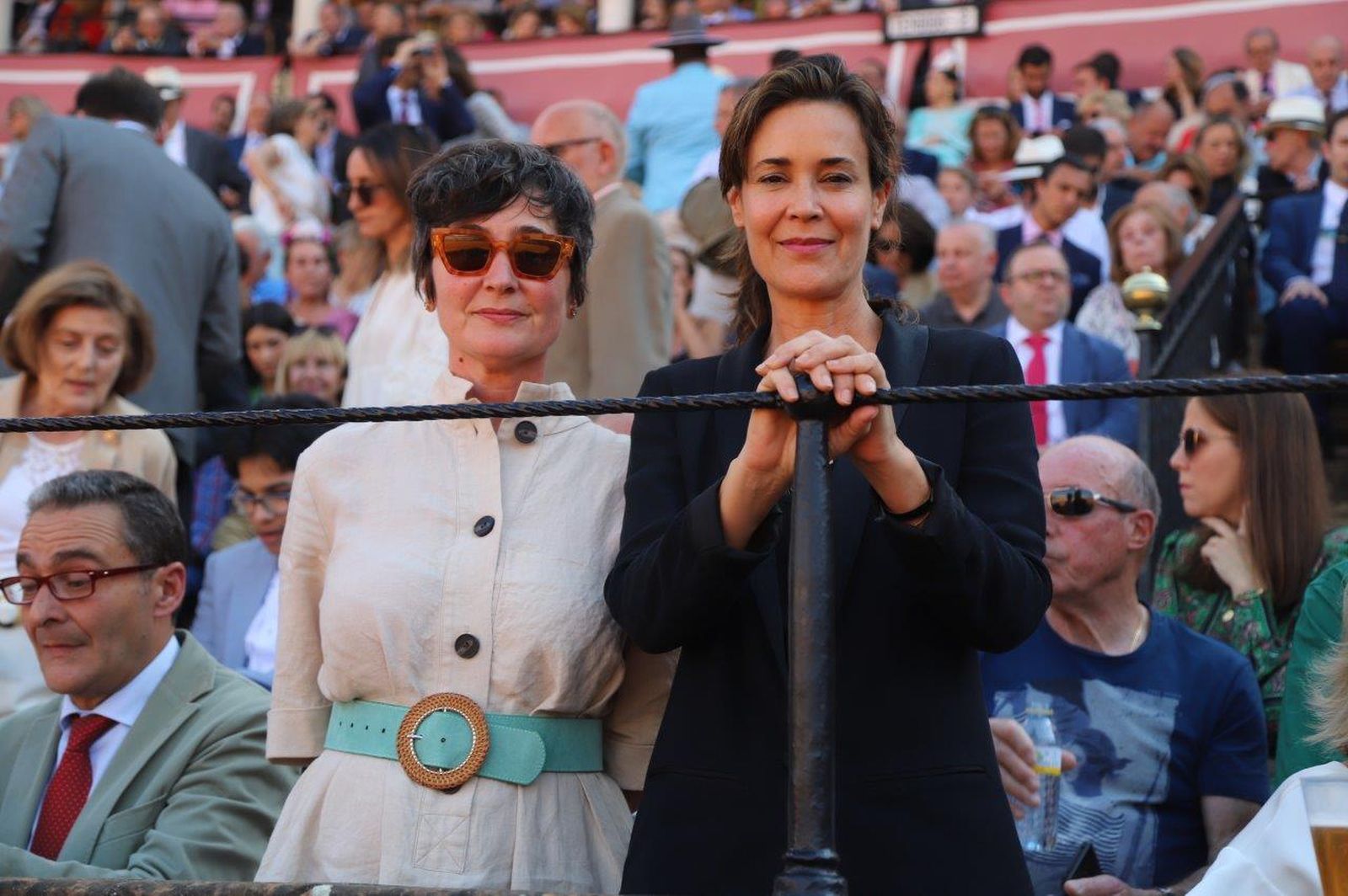 Los famosos y autoridades en los toros del jueves de Feria de Abril