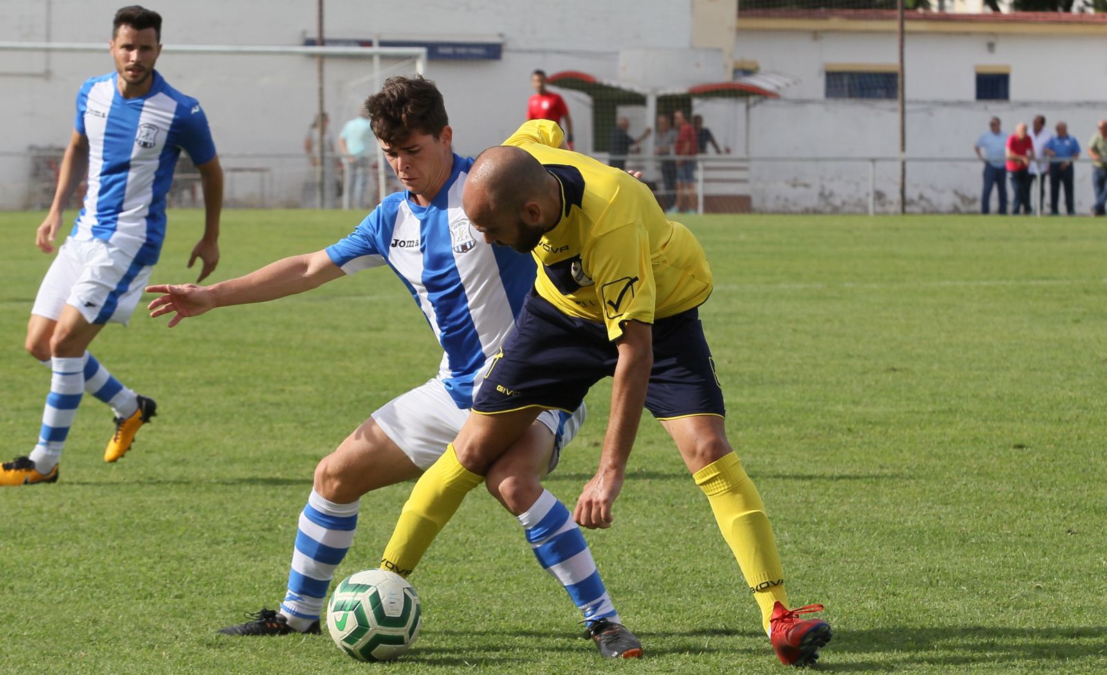 David Velázquez, en un partido contra el Chipiona en La Juventud.