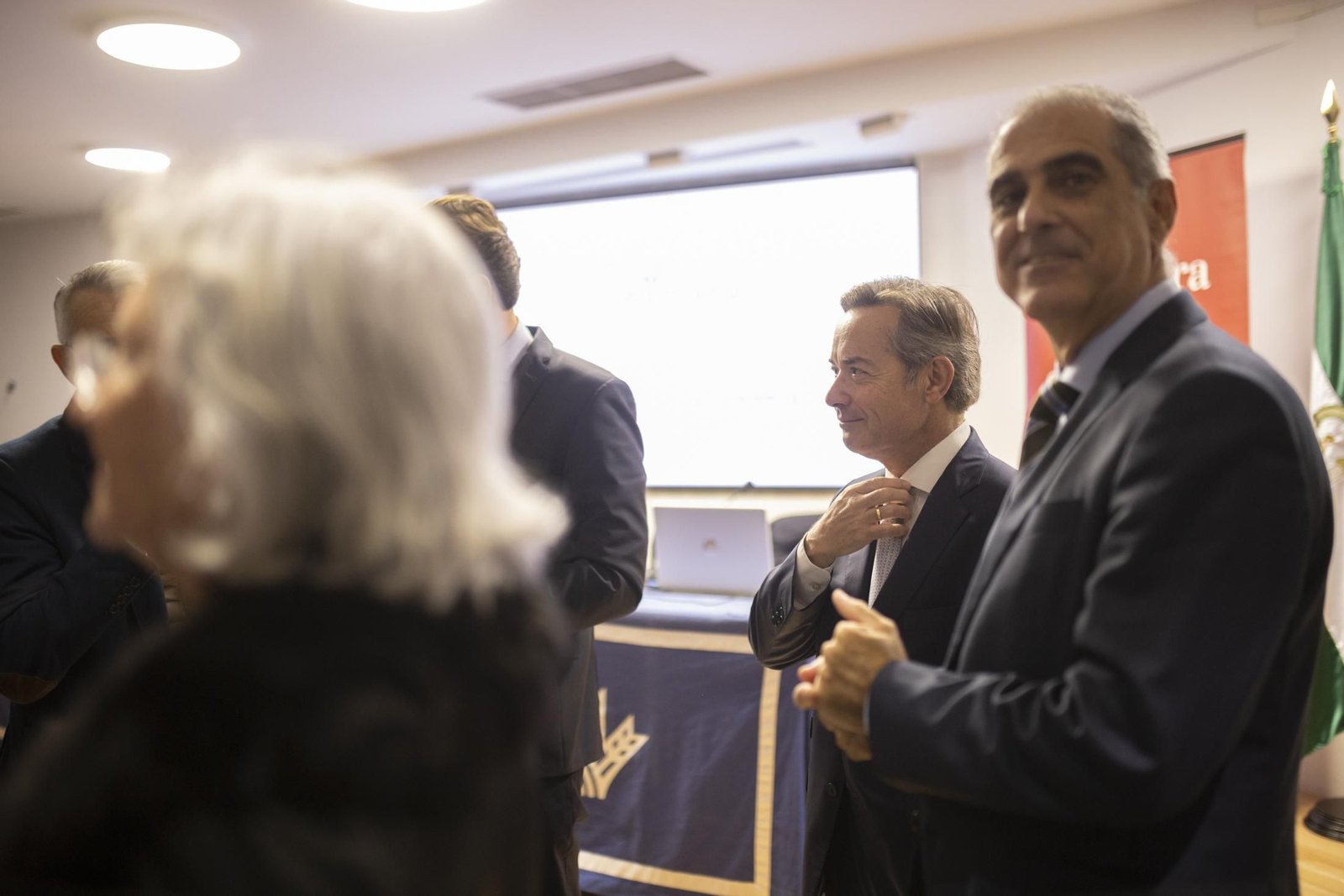 Imágenes de la conferencia de Ricardo Martínez Rico organizada por Club Cámara en la Fundación Caja Rural del Sur