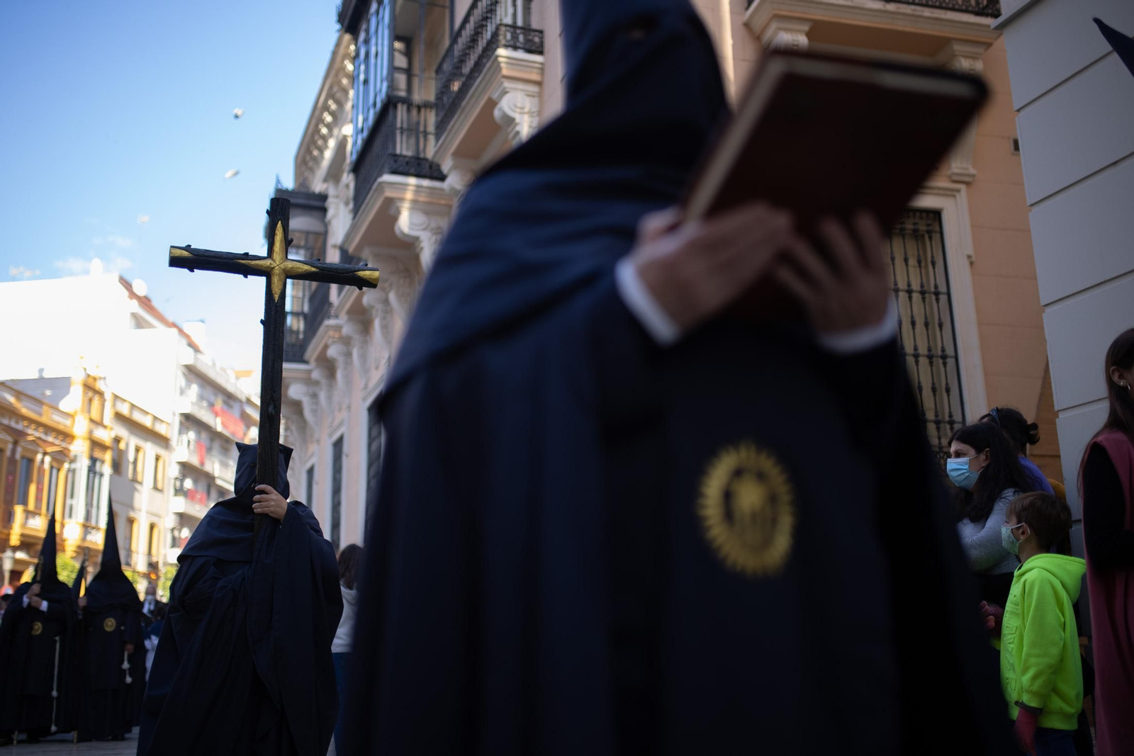 Imágenes del Miércoles Santo: Hermandad de la Santa Cruz