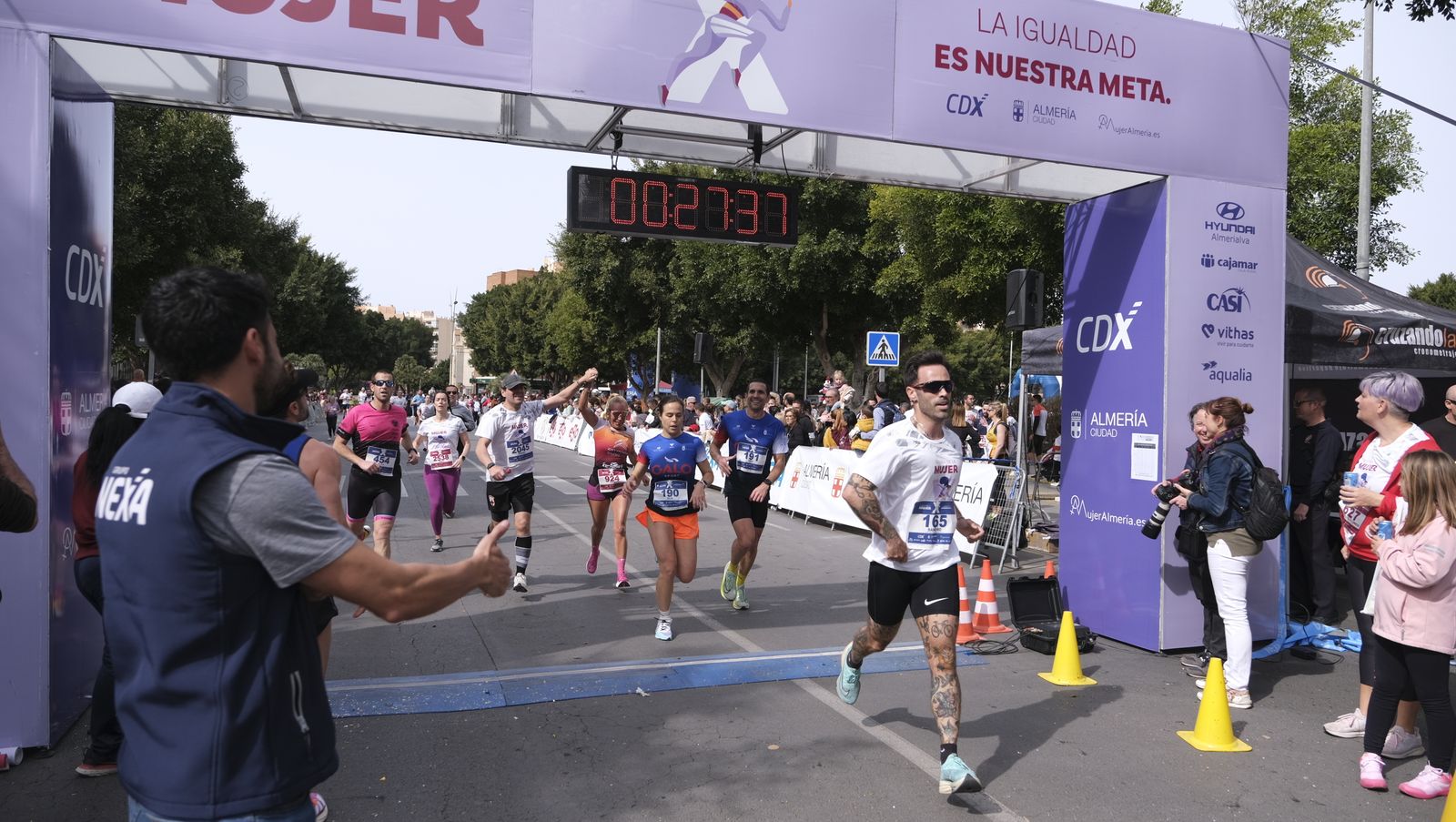Imágenes de la Carrera de la Mujer 2023 en Almería