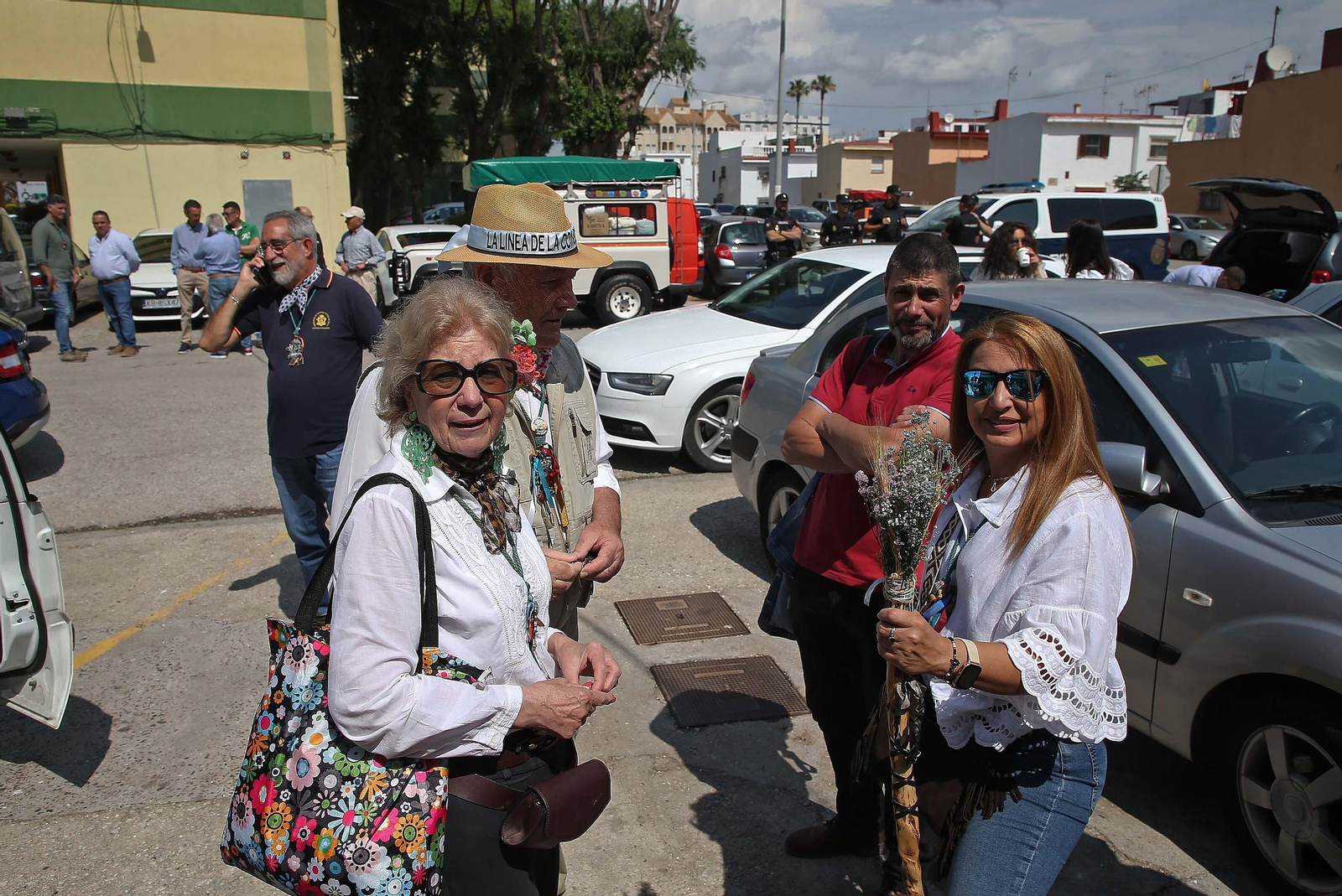 El inicio de la peregrinación hacia Almonte de la Hermandad del Rocío de La Línea en imágenes