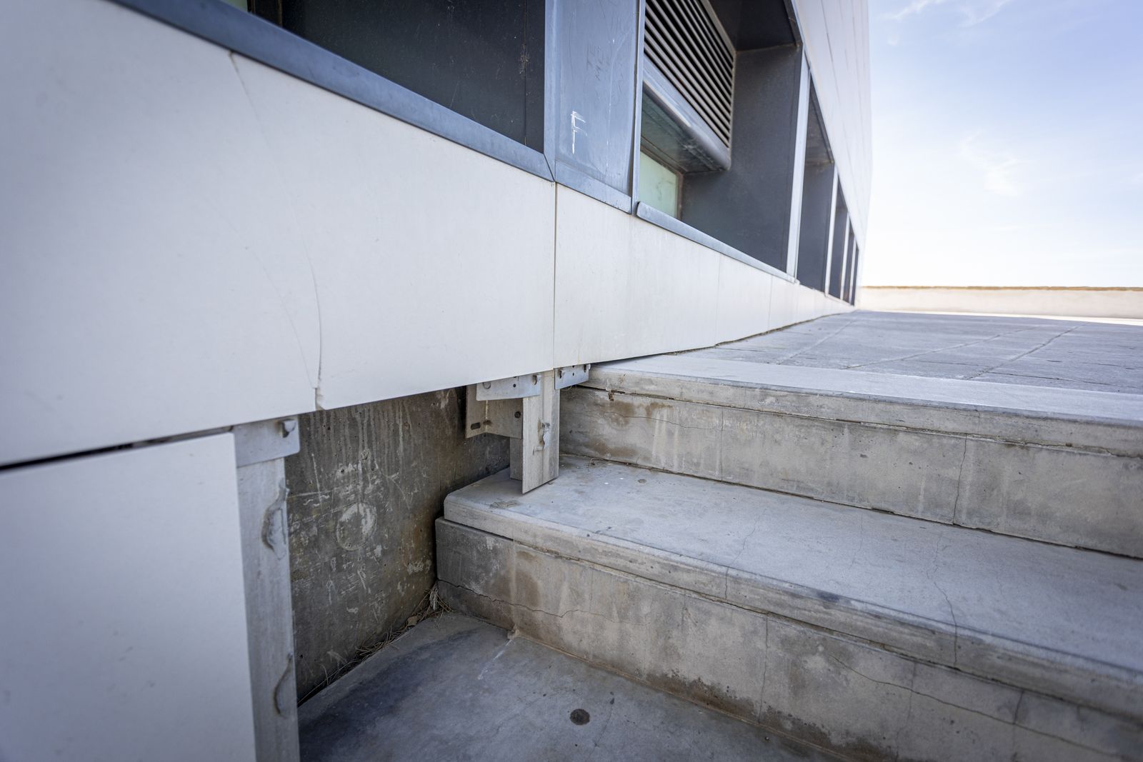 Imágenes del mirador del Campo del sur en mal estado