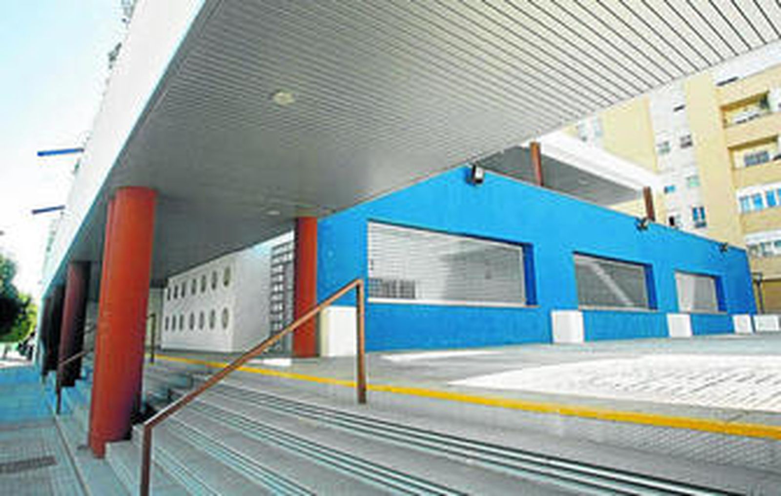 Bajo la guardería municipal de la calle América se habilita el aparcamiento que Procasa saca a la venta.