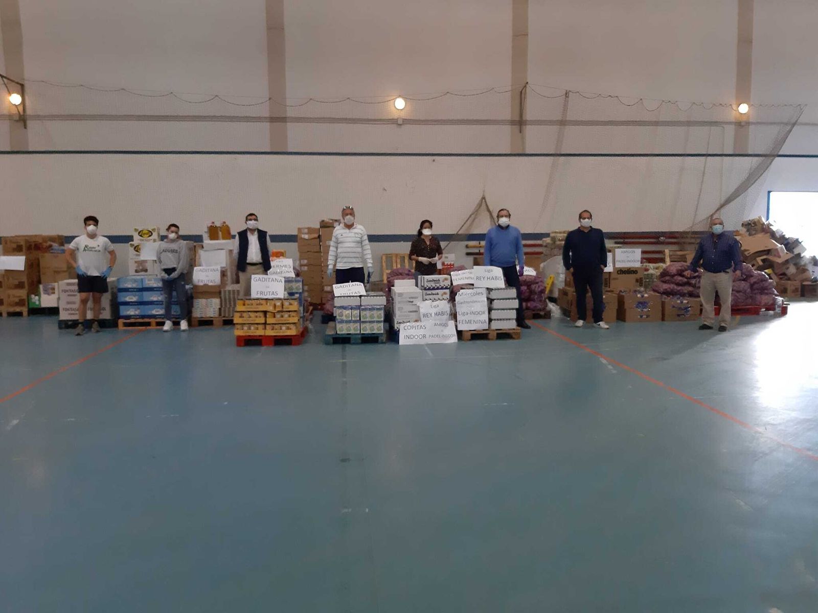 Donación de amigos de Padel Indoor.