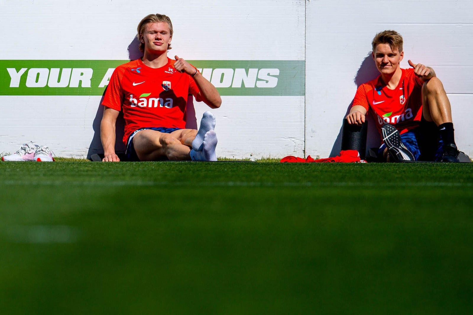Haaland y Odegaard, en un entrenamiento con Noruega.