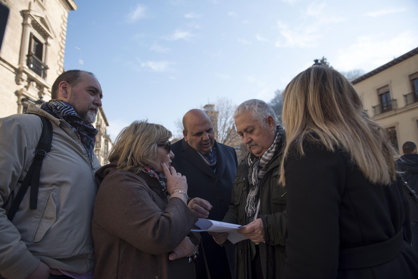 La Audiencia notificó la sentencia ayer a todos los procuradores en la sede de Plaza Nueva, donde acudieron también abogados y algunos de los enjuiciados.