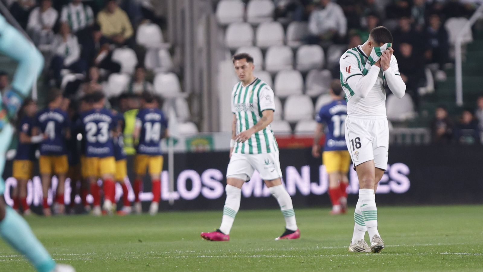 Adri Fuentes, desolado tras uno de los goles del Andorra al Córdoba CF.
