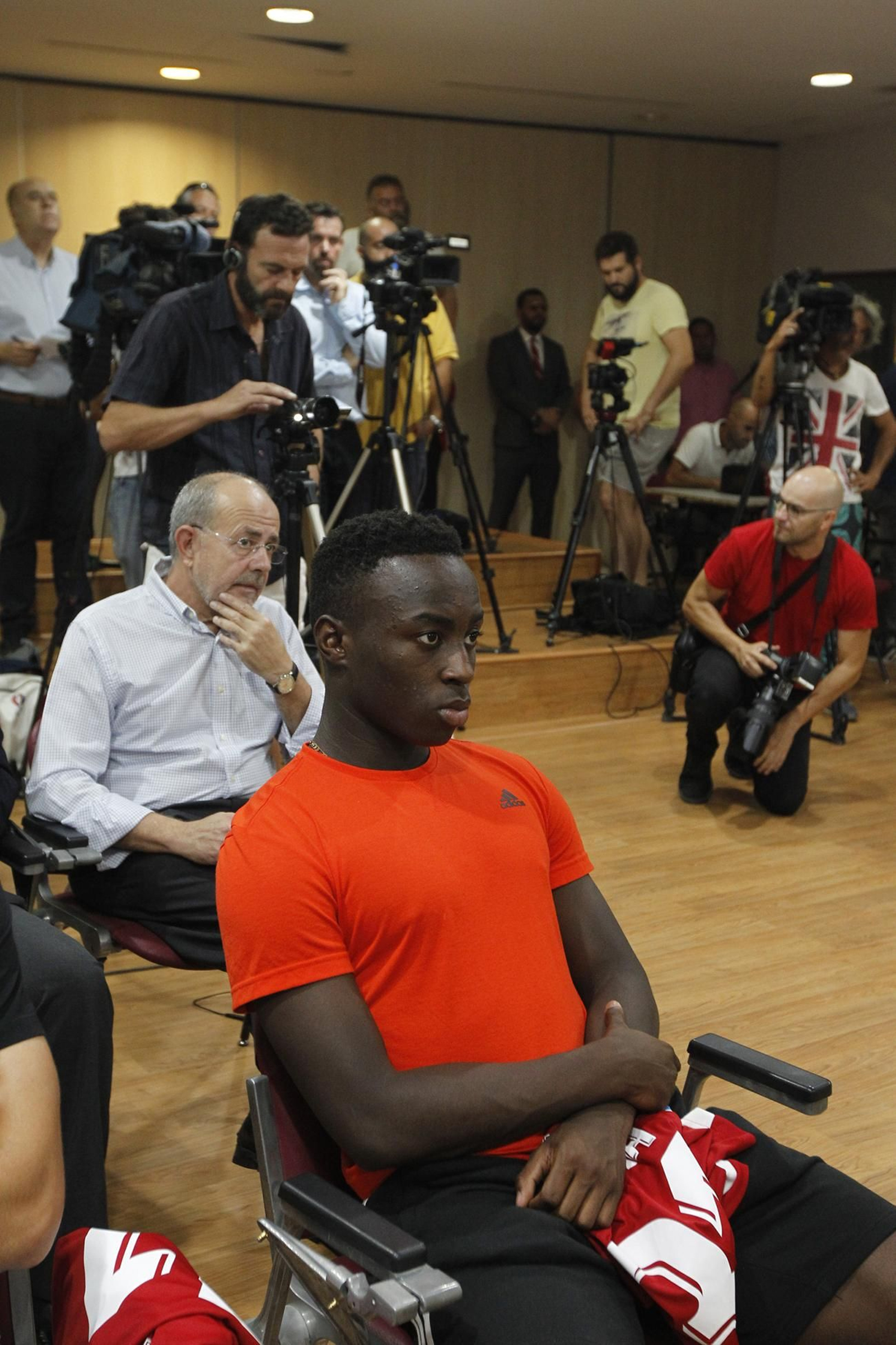 Fotogalería rueda de prensa dueño U.D. Almería, Turki Al-Sheik