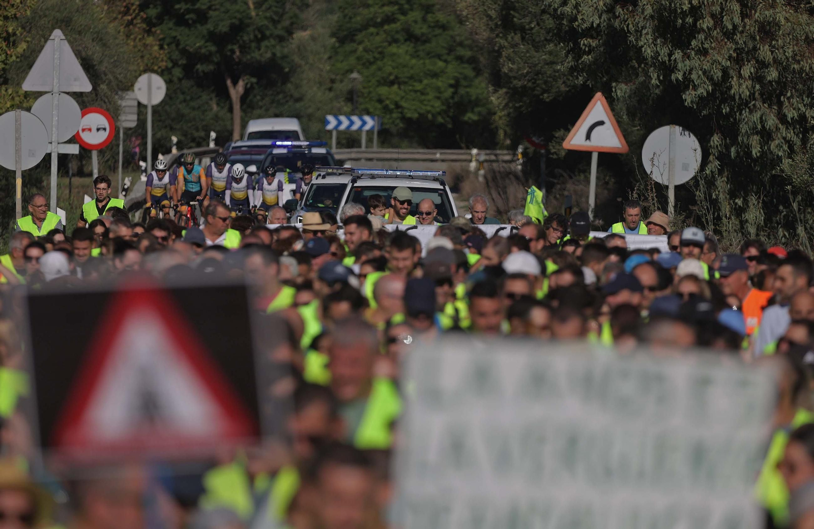 Fotos de la manifestación por el arreglo integral de la carretera A-405 de Jimena