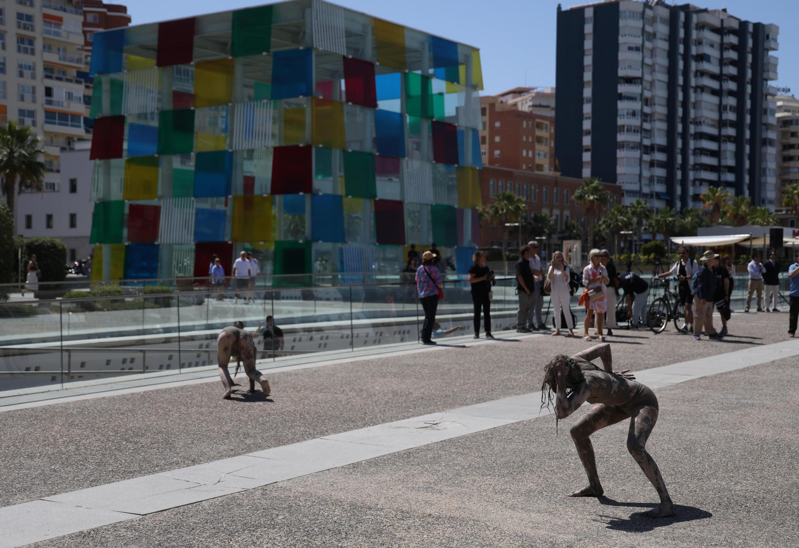 La Fura dels Baus presenta su nueva obra ‘SONS’ en el Muelle 1, en imágenes