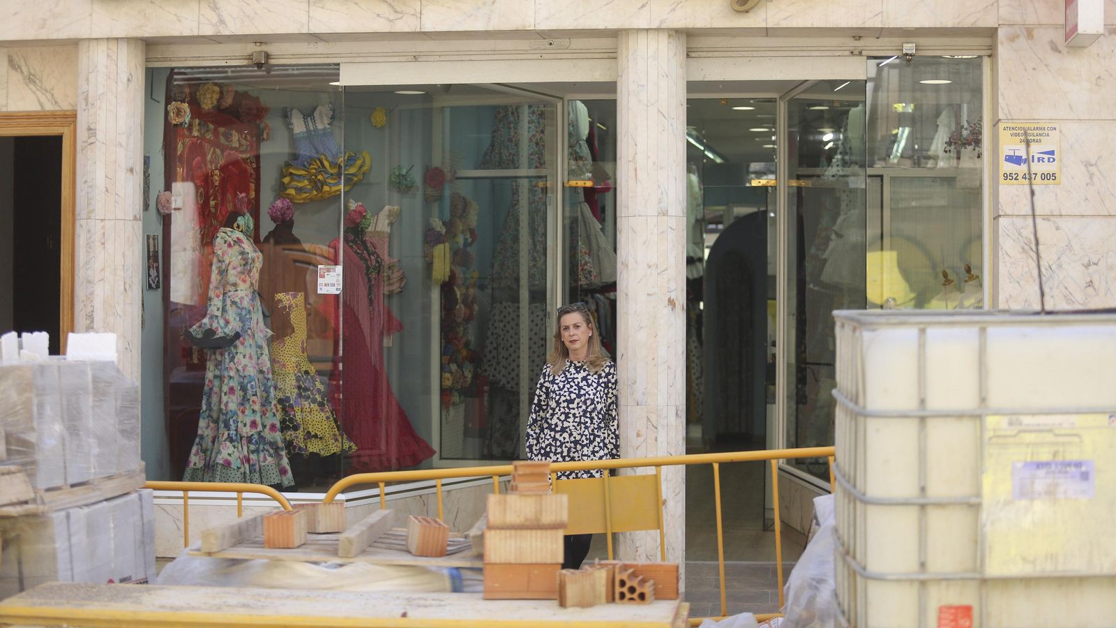 María del Mar Ortega posa en la puerta de la tienda que lleva su nombre. María del Mar Ortega posa en la puerta de la tienda que lleva su nombre.