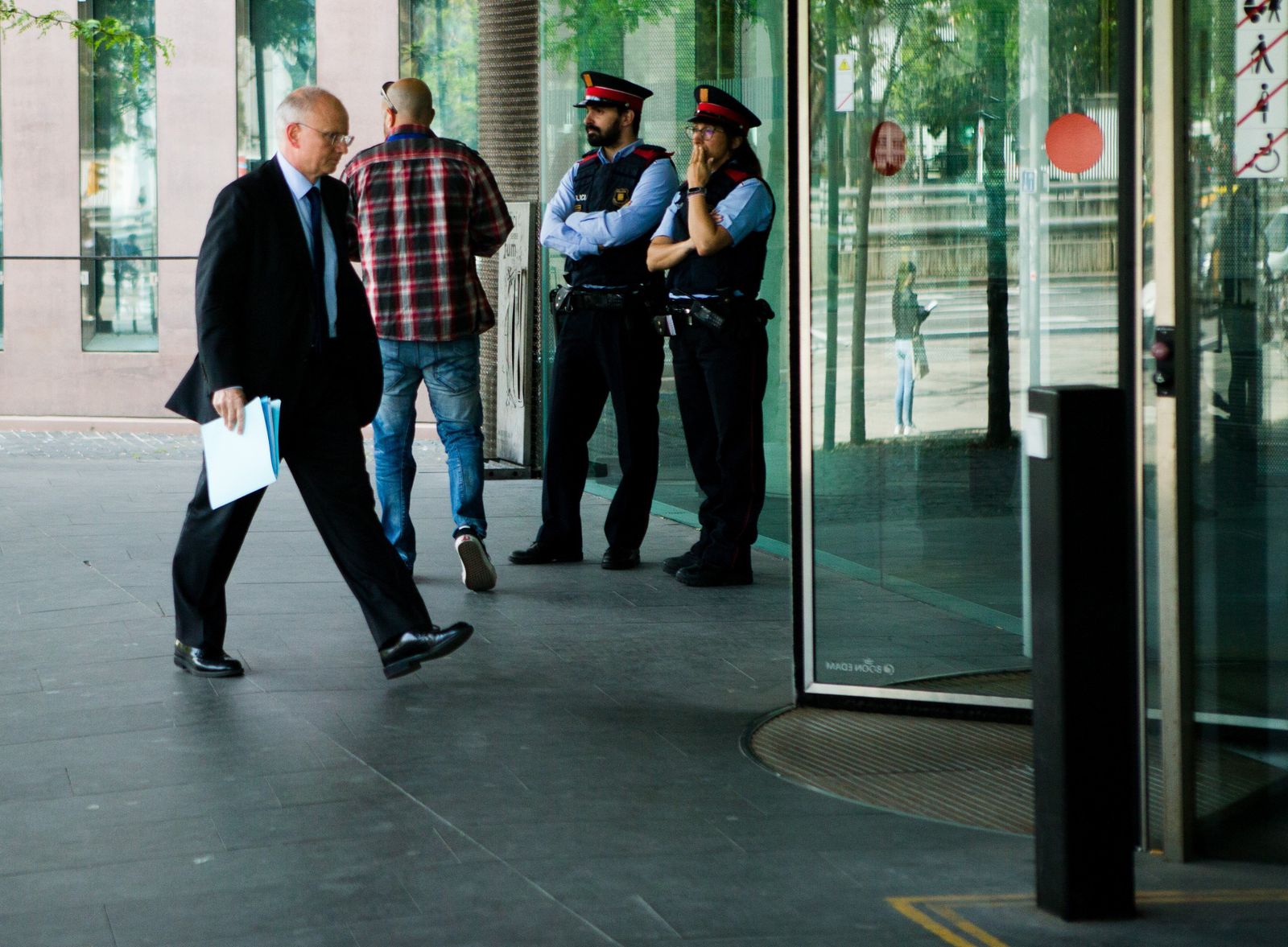 El exjefe de Unipost, Pau Raventós, a su llegada a los juzgados.