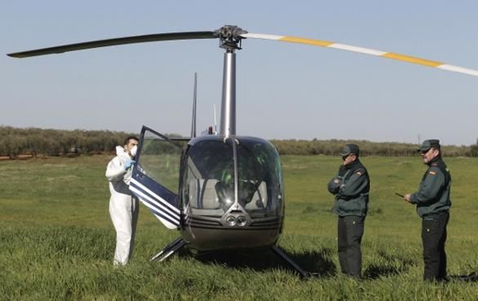 Dos detenidos por el alijo de 300 kilos de hachís del helicóptero interceptado en Pilas