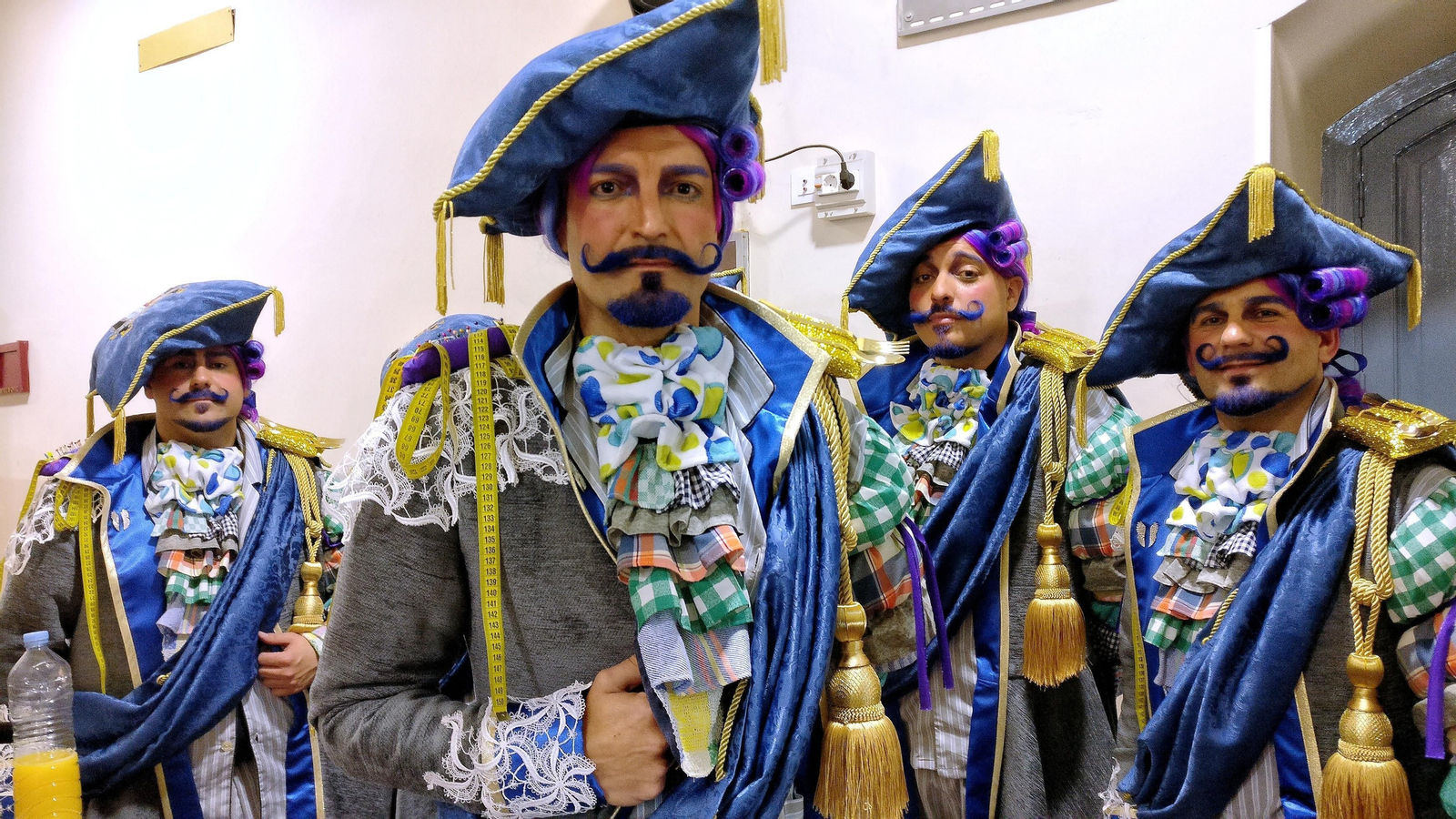 Paco Trujillo y con compañeros de 'El marqués de Cádiz'