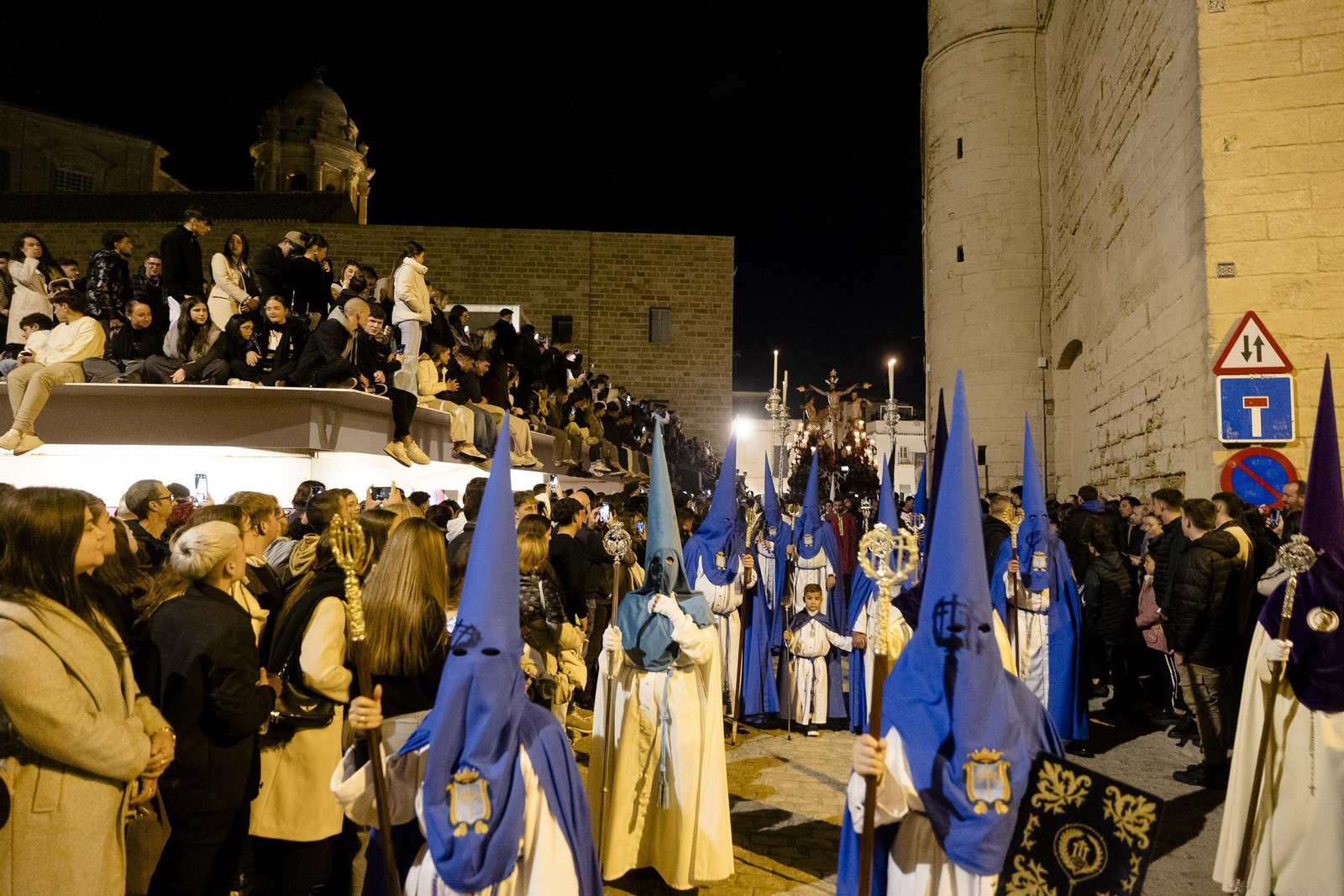 Imágenes de la salida del Perdón en la Semana Santa de Cádiz 2025