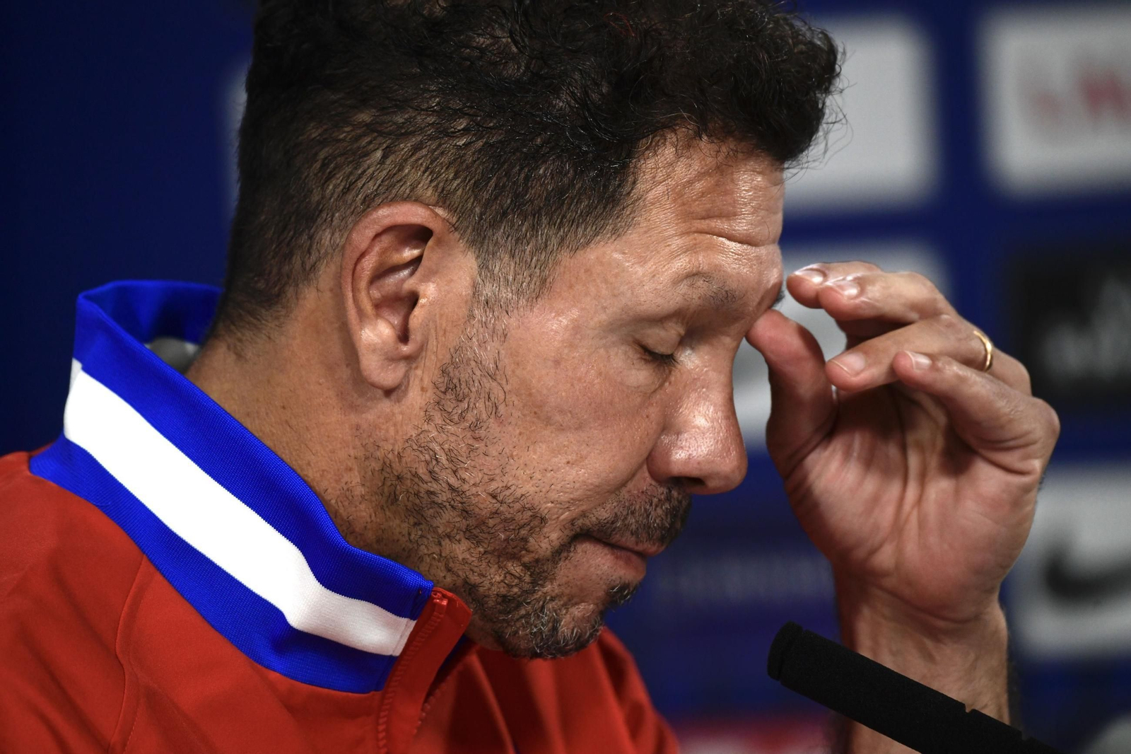 Simeone, pensativo en una reciente rueda de prensa.