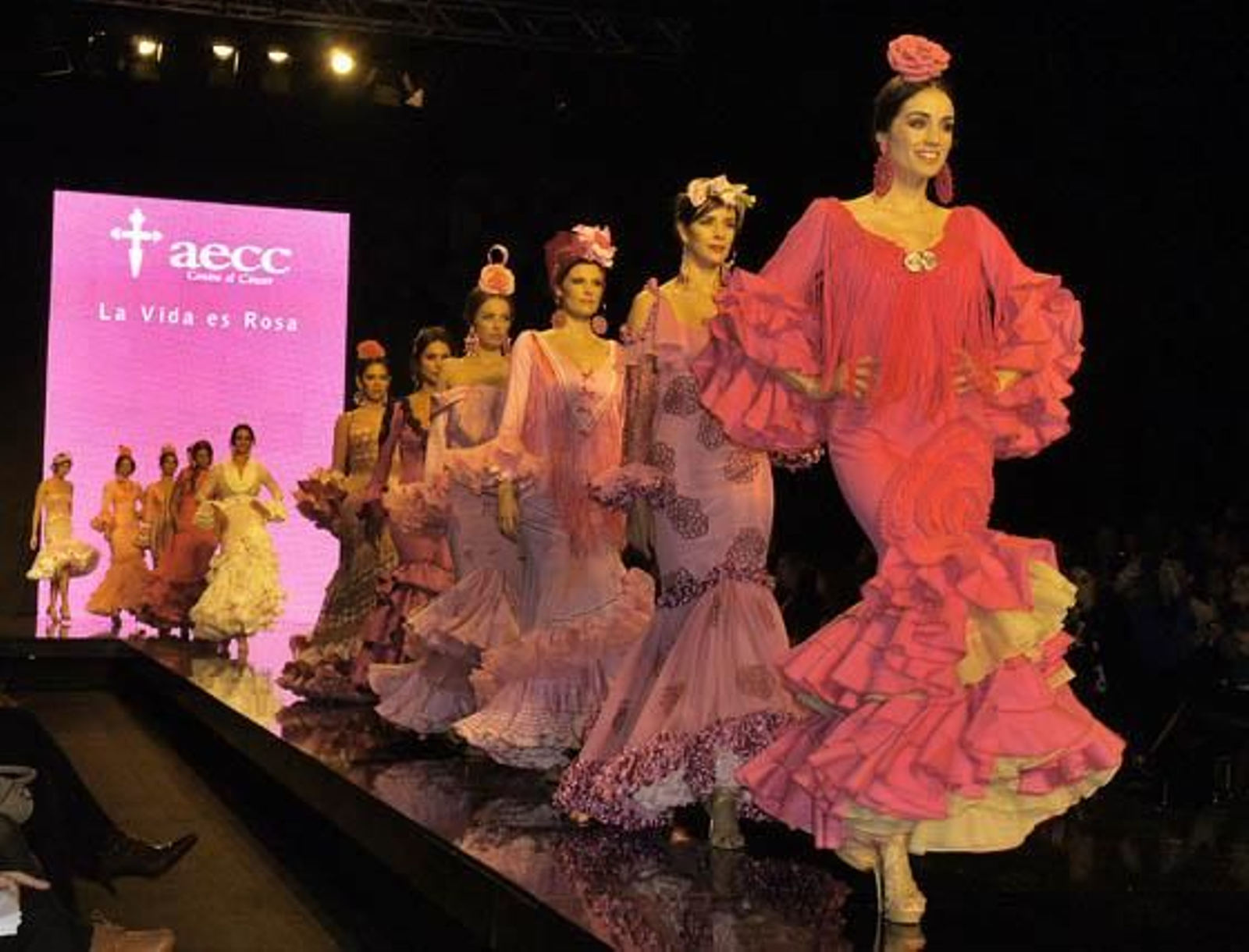 Pasarela flamenca solidaria a favor de AECC Sevilla