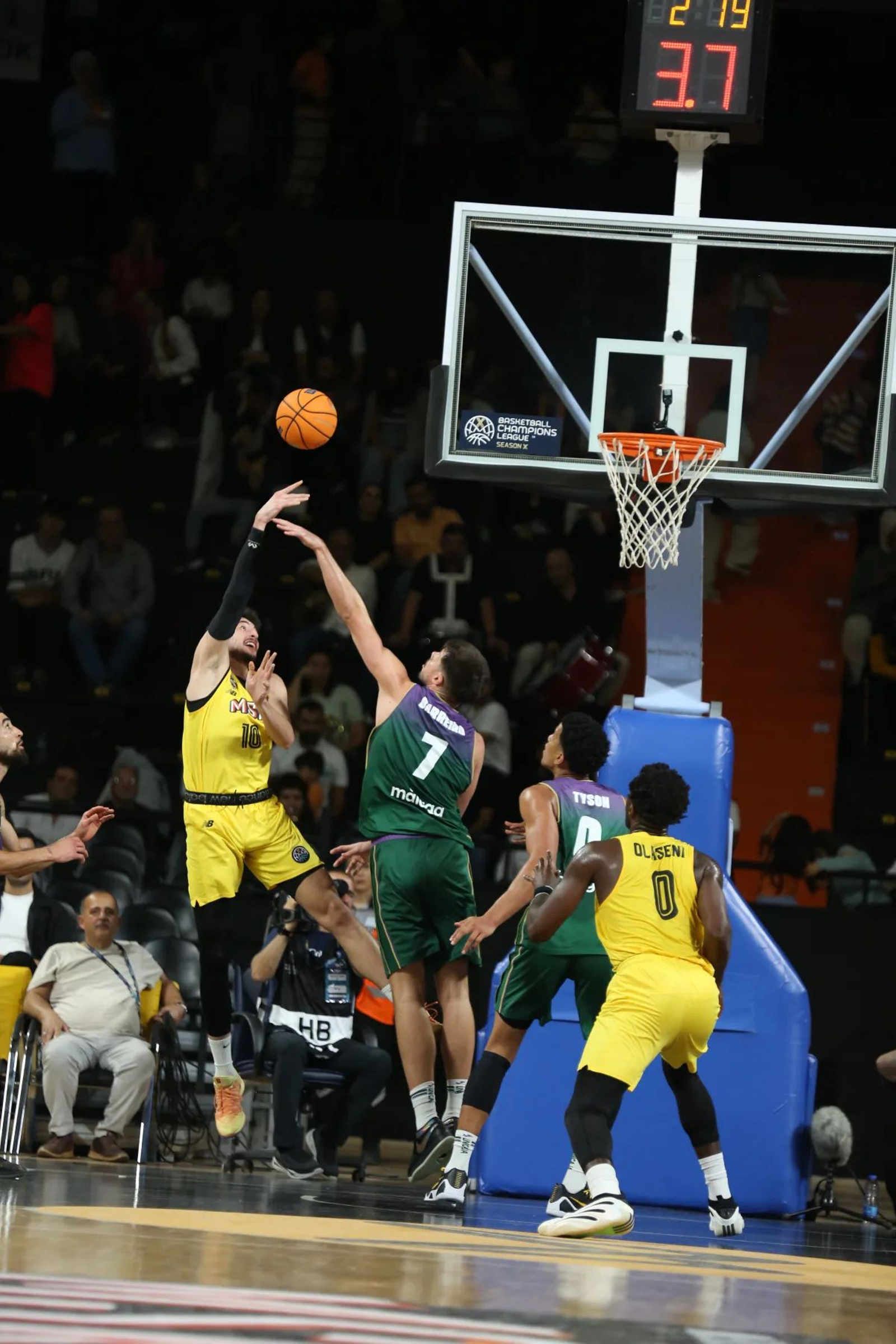 El Mersin-Unicaja, en fotos