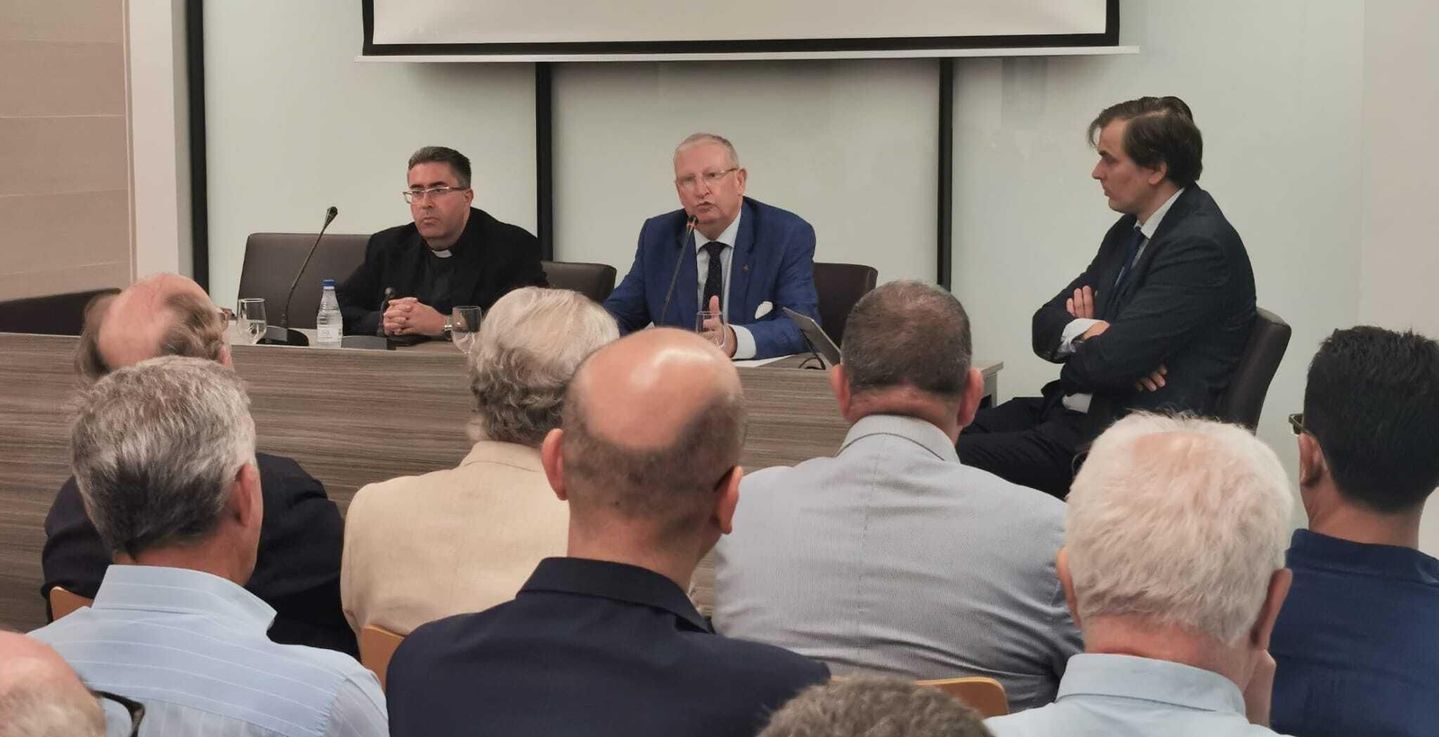 Marcelino Manzano, Francisco Vélez y Daniel Perera, en la reunión del pasado martes